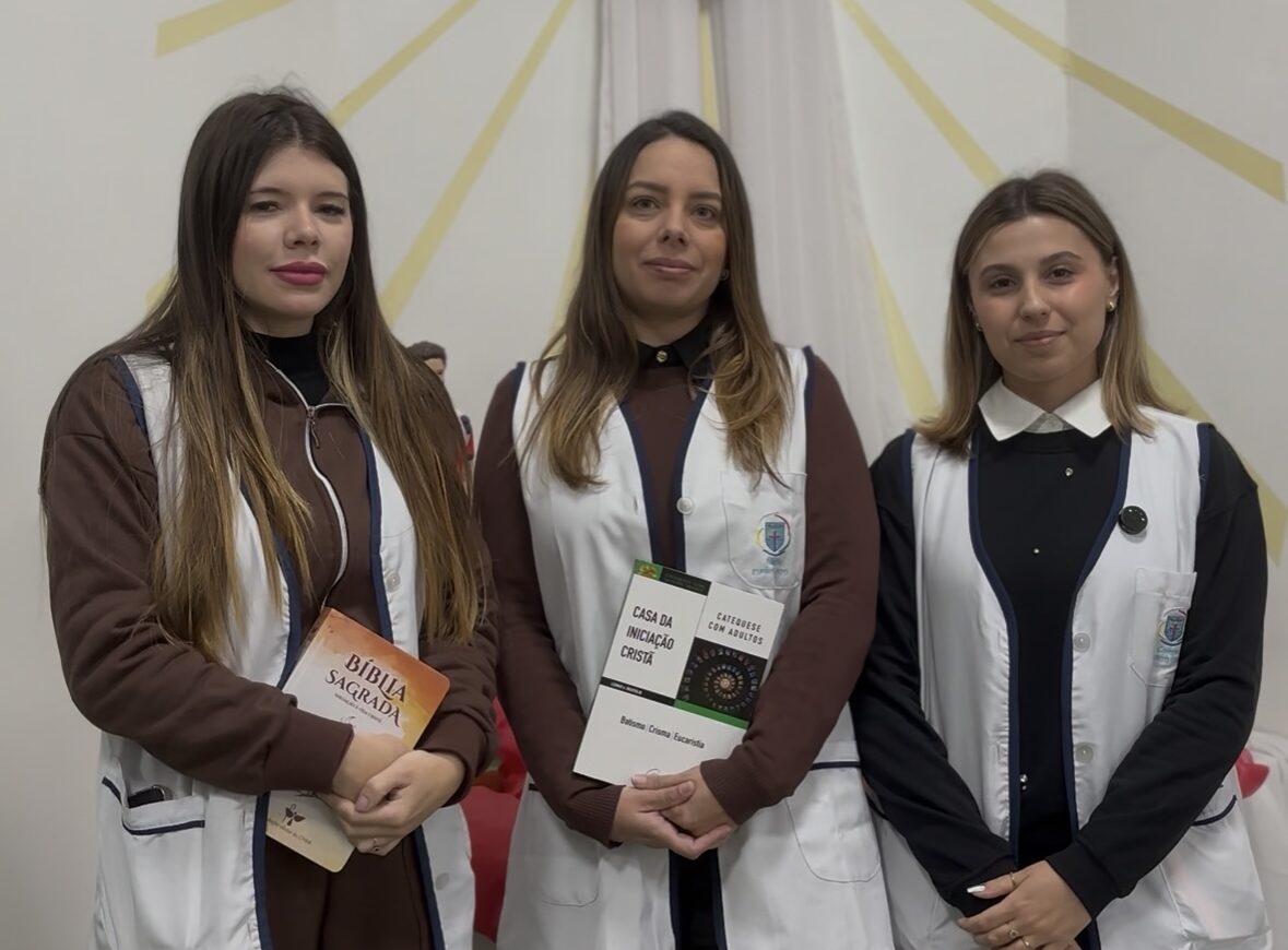 Nunca é tarde para a fé: colaboradoras do CES iniciam caminhada na Crisma adulta
